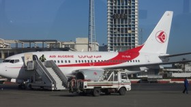 تقنيو الجوية الجزائرية يعلقون الإضراب