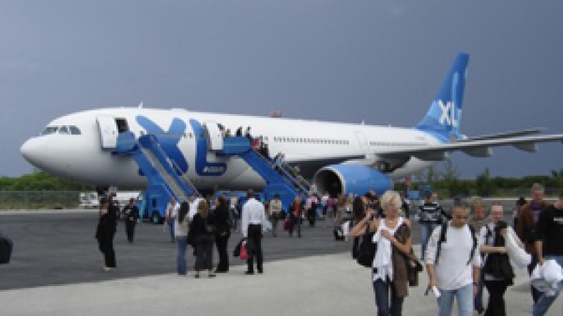 تنقل المتقاعدين الجزائريين بفرنسا بدون “فيزا” وحقوق مساوية للفرنسيين