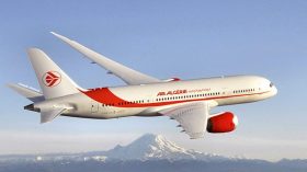 عون صيانة يسرق لوحًا إلكترونيّا من طائرة للجوية الجزائرية!