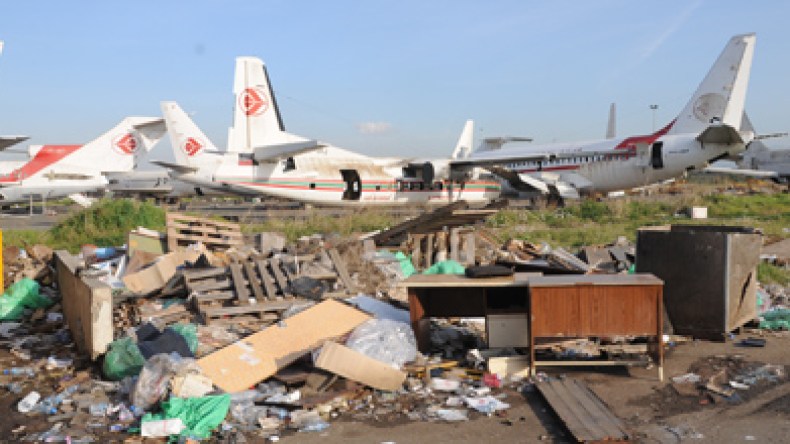 أسطول من 26طائرة بوينغ مهمل  في مطار هواري بومدين