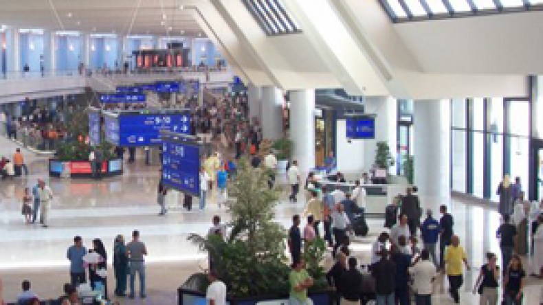 الإطاحةبـ10 جمركيين وإطارات سامية هرّبوا أجهزة حساسة