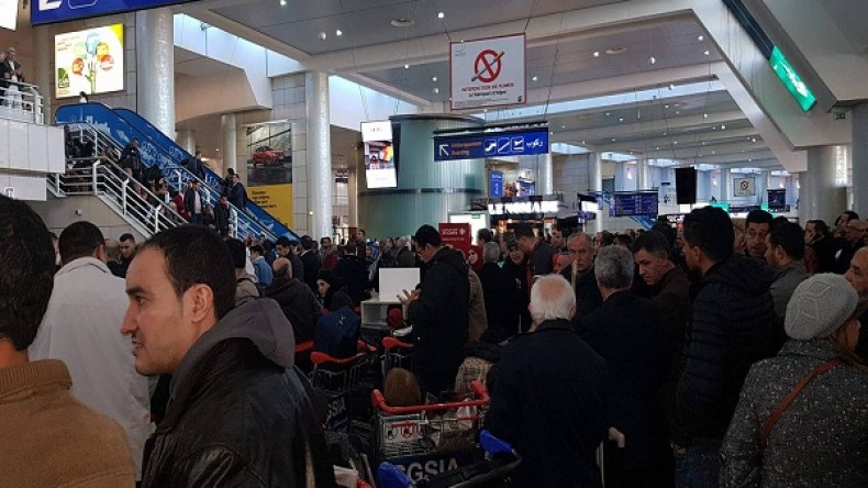 إضراب مفاجئ لمضيفي الجوية الجزائرية
