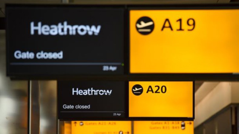 بريطانيا تفرض إجراءات فحص “إيبولا” في أهم مطاراتها