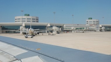 Algeria defence ministry withdraws foreign aircraft flying licence from transport ministry