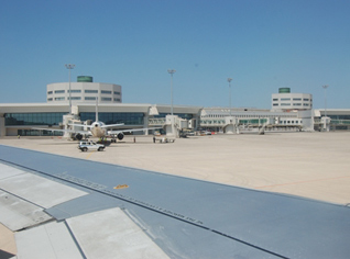 Algeria defence ministry withdraws foreign aircraft flying licence from transport ministry