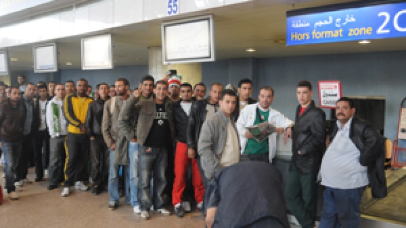 الحماس حرّض الأنصار على محاولة إقتحام الطائرات