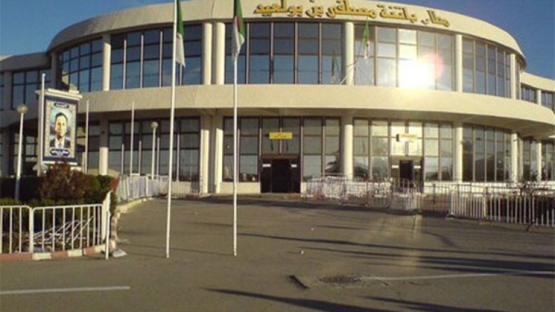 نجاة ربان ومعاونه في تحطم جزئي لطائرة تدريبية بمطار باتنة