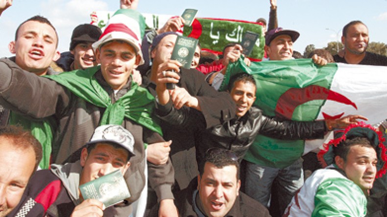 رسالة الشعب الجزائري إلى محاربي الصحراء:”اقطعوا ألسنة من أهانونا وشتموا شهداءنا”