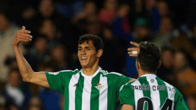 عيسي ماندي لاعب السنة في نادي ريال بيتيس