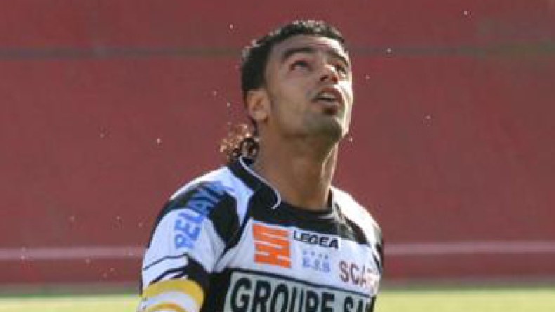 حاج عيسى للشروق: نادي أوكسير طلبني وسألعب رسميا  في أوروبا