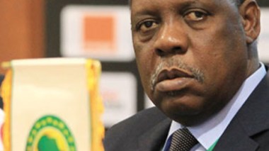 Sellal reçoit le président de la Confédération africaine de football