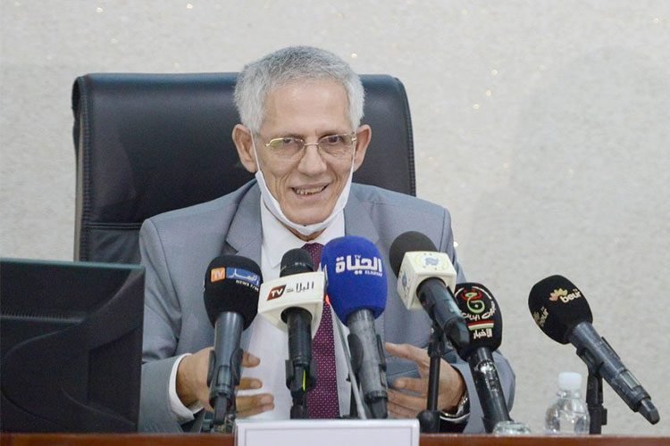 Marché d’automobile: Le ministre de l’industrie sort de son mutisme