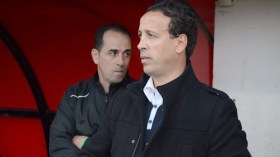 آيت جودي يوبخ اللاعبين المتأخرين ومتخوف من فشل التربص