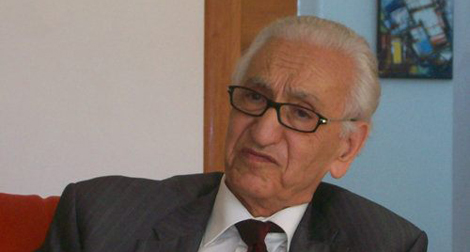 Hocine Aït Ahmed invite les élus du FFS à une organisation “rigoureuse”