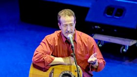 ملتقى دولي حول أعمال لونيس آيت منقلات بجامعة تيزي وزو