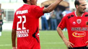 قانا‭ ‬يرفض‭ ‬ضم‭ ‬ڤواوي‭ ‬لبلوزداد‭ ‬وآيت‭ ‬وعمر‭ ‬يلتحق