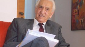 انسحاب آيت أحمد يُحرج ديناصورات السياسة