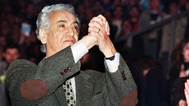 عائلة أيت أحمد تتهم السلطة بمحاولة الاستثمار في جنازة الفقيد