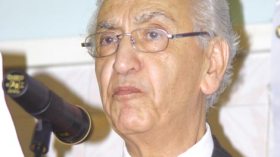 آيت أحمد يُبارك انتصار الأفافاس ويعطيه الضوء الأخضر لدخول البرلمان