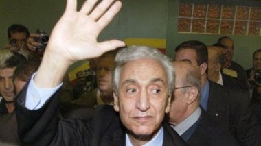 Rapprochement FLN-FFS: réconciliation ou «deal» entre Bouteflika et Aït Ahmed ?