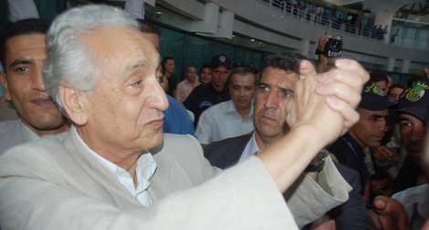 Ait Ahmed quits FFS leadership