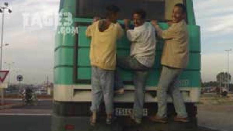 شاهدوا ..غرائب ومفارقات جزائرية في 70 صورة