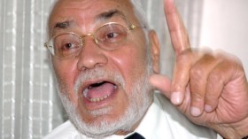 أنباء عن إطلاق سراح مهدي عاكف قريبا لأسباب صحية