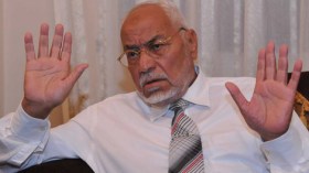 إخلاء سبيل المرشد السابق للإخوان في قضية إهانة القضاء مع استمرار حبسه