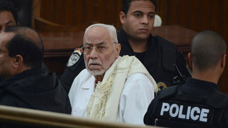 وفاة مهدي عاكف مرشد الإخوان السابق في سجنه