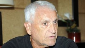 هرادة يقنع أكورسي بمواصلة مهامه إلى غاية نهاية الموسم