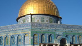 خطيب الأقصى ينصح العرب والمسلمين بعدم زيارة القدس أو الأقصى