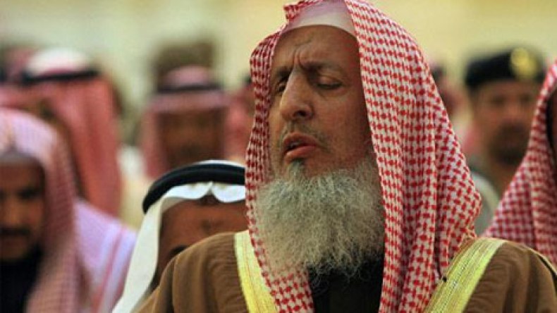 مفتي السعودية يدعو للتحرك ضد حزب الله