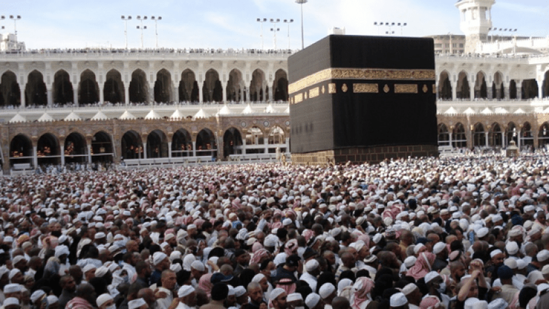 السعودية تسمح للقطريين بالحج