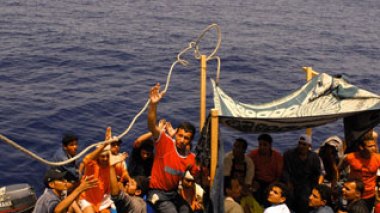 L’ambassadeur d’Espagne à Alger nie la brûlure de corps de Harragas algériens