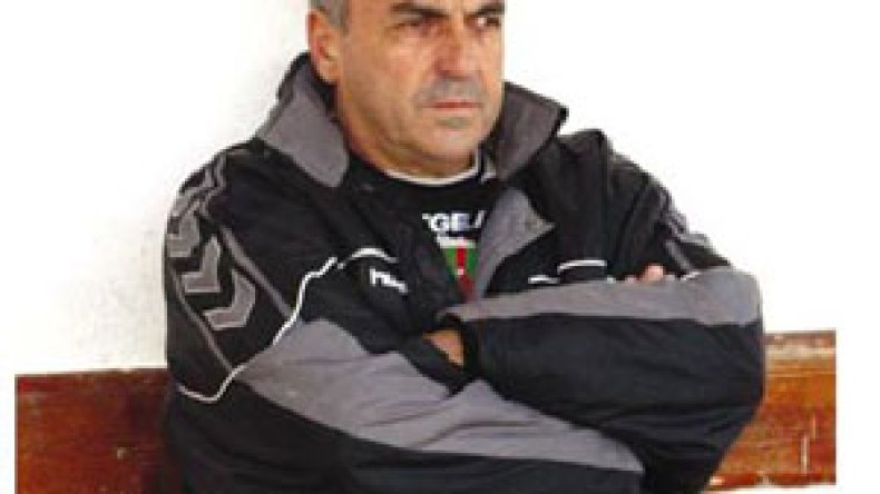 مسيرو‭ ‬شباب‭ ‬قسنطينة‭ ‬يتصلون‭ ‬بألان‭ ‬ميشال