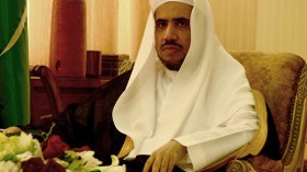 على المسلمات في الغرب نزع الحجاب أو المغادرة!