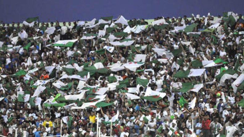 مناصرو الخضر: مليون سنتيم تكفينا لمشاهدة مباراة المنتخب الوطني