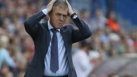 “ألكاراز” رحّالة ولا يمكث في منصبه طويلا