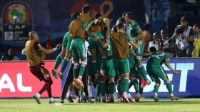 الجزائر – زيمبابوي يوم 12 نوفمبر بـ5 جويلية