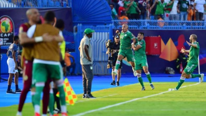 تعيين حكام مقابلتَي الجزائر وزيمبابوي