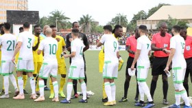 بلماضي قد يستدعي المحترفين لِمواجهة قطر