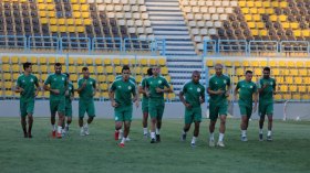 3 لاعبين جزائريين سيُواجهون نيجيريا بِحذر شديد