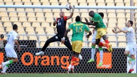 عيسى حياتو..كل الطرق تؤدي إلى جيوب الأفارقة!