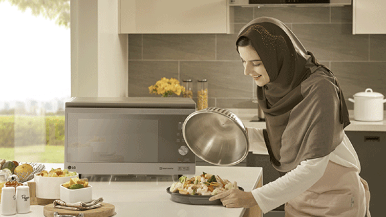 “آل جي” تطلق فرن المايكروويف الجديد “نيوشاف” بتقنية العاكس الذكي