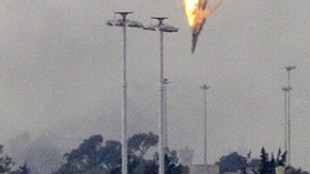 الجزائر تؤيد الحظر الجوي وتحذر من التدخل الأجنبي في ليبيا