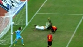 سعدان  ركز  على  الحارس  الأنغولي