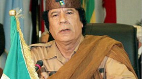 القذافي : القرصنة في الصومال دفاع مشروع