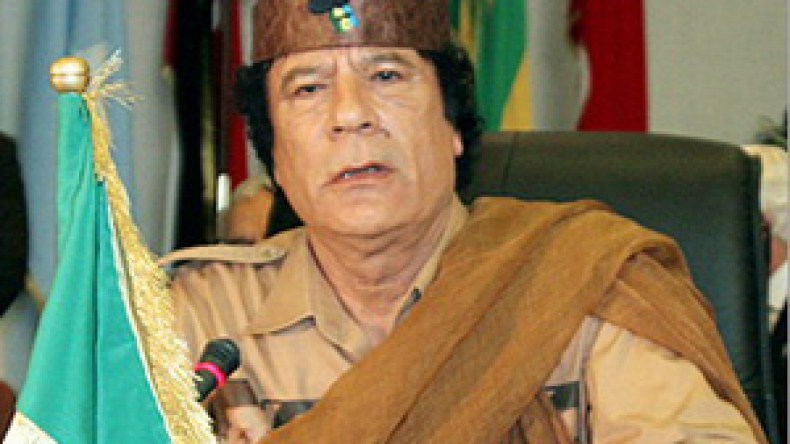 القذافي : القرصنة في الصومال دفاع مشروع