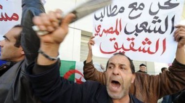 Algérie: manifestation devant l'ambassade de Syrie bloquée par la police