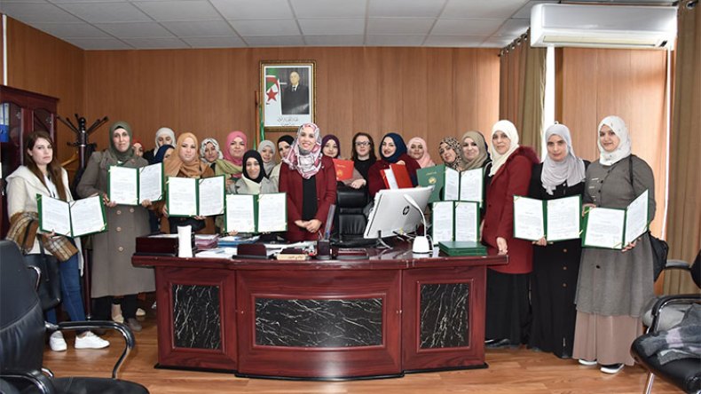 تسليم مقررات الإدماج لـ 29 عونا من حاملي شهادات عقود ما قبل الإدماج